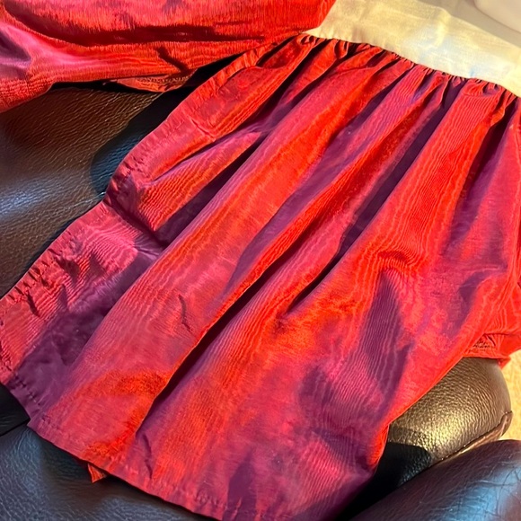 Silk moire fabric maroon queen size mattress bed skirt dust ruffle bedskirt EUC - Picture 1 of 5